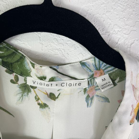 Violet & Claire Floral Sleeveless pullover Blouse Size S, breathable, casual - Picture 3 of 5